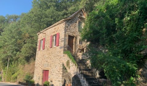 736Maison en pierre rénovée Vallée du Tarn